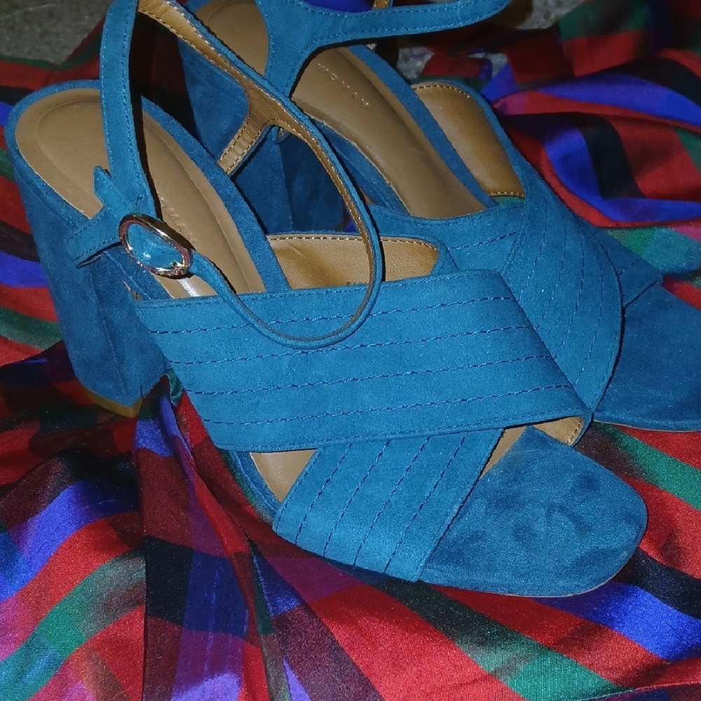 New ZARA Suede Block Heel Sandals